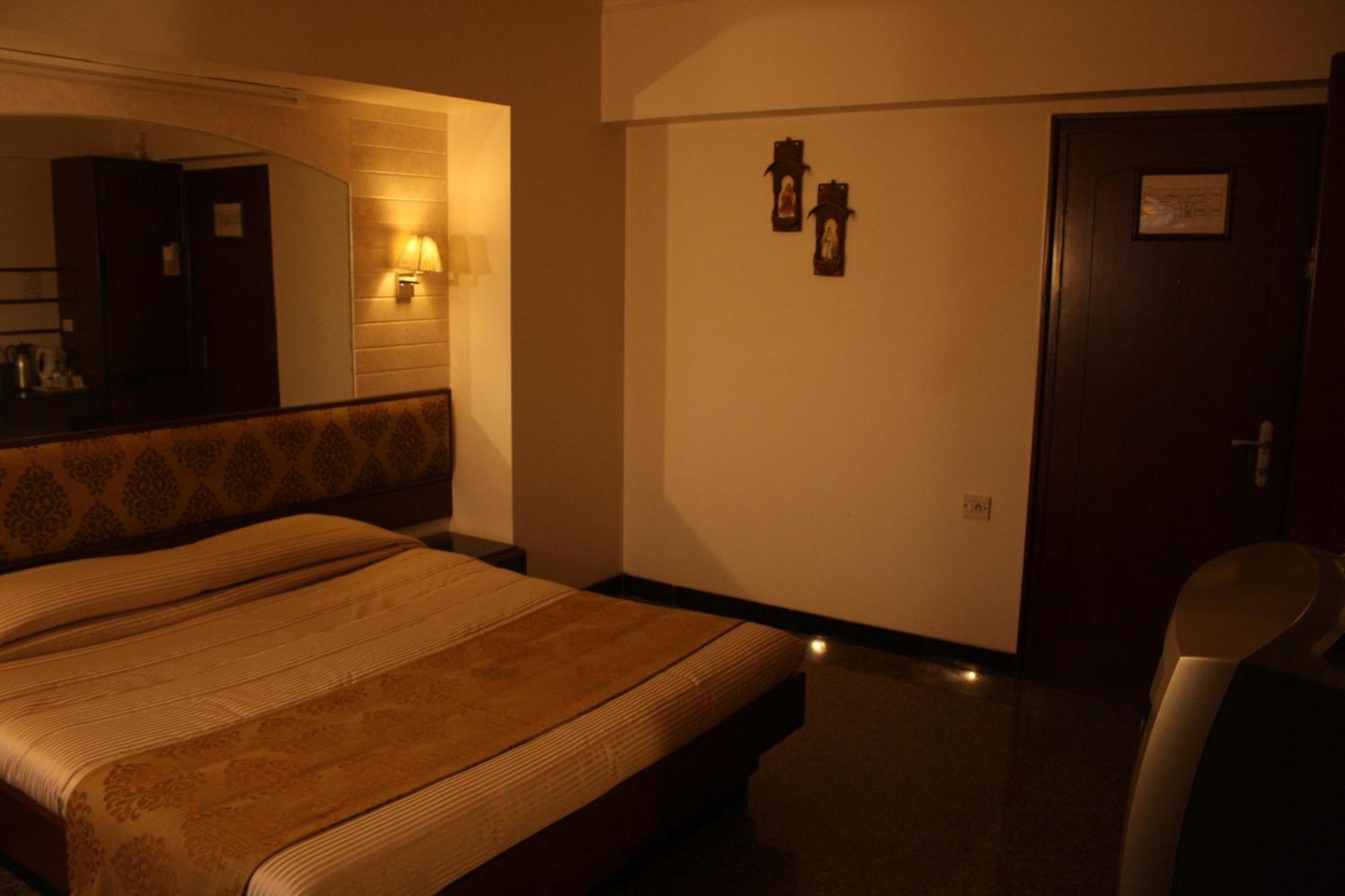 Hotel Karl Residency